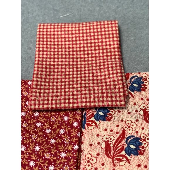 Vintage Style Cotton Quilting Fabric Squares 9x11 Inches Floral & Gingham Red & - Picture 4 of 5